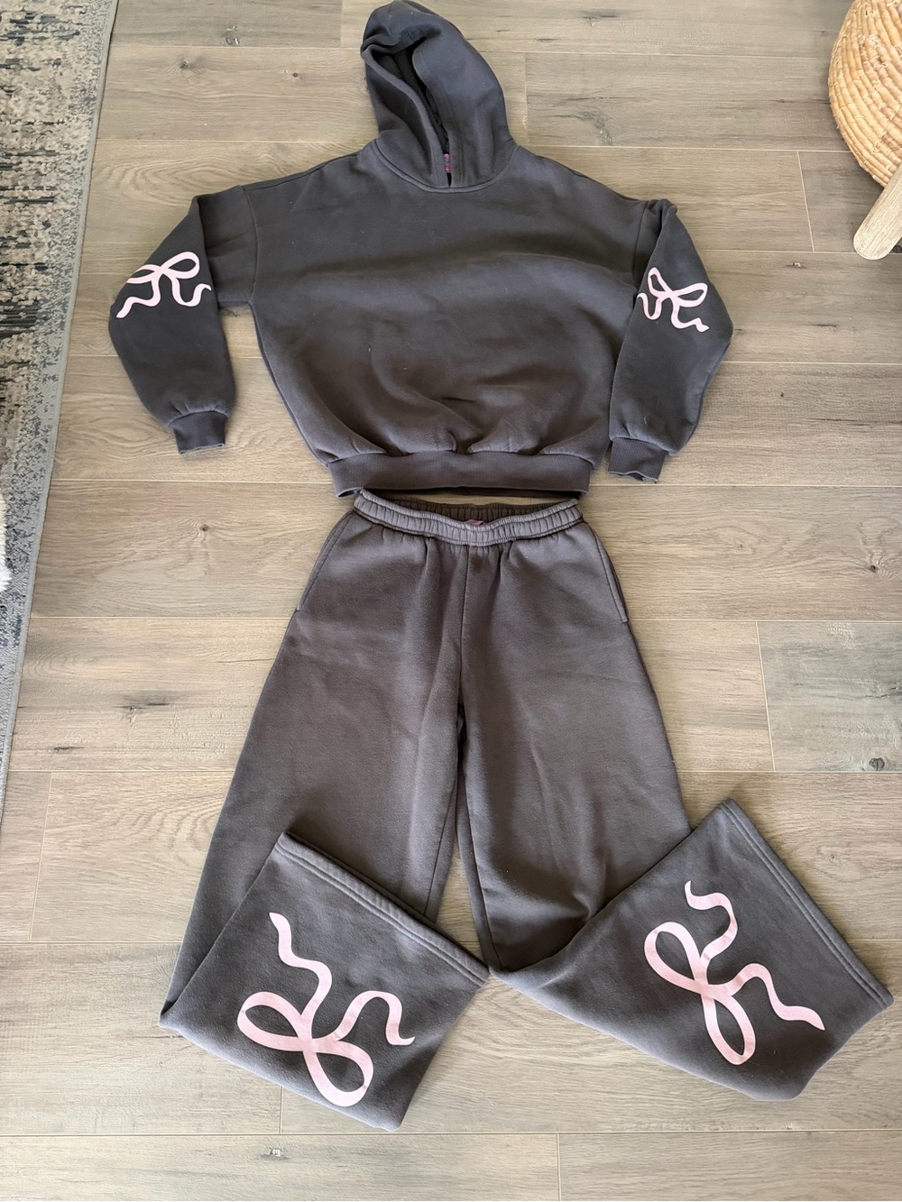 Edikted Sweatshirt & Sweatpants
